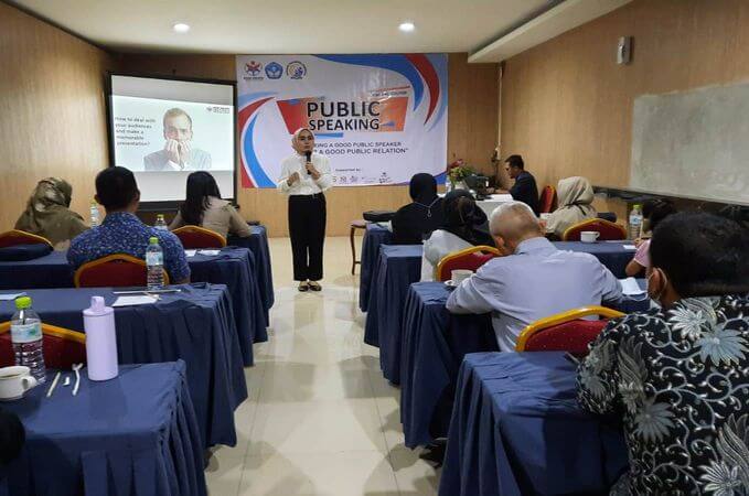 BKI Kursus Pelatihan Public Speaking