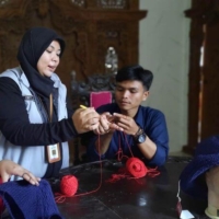 Kursus Kerajinan Rajut
